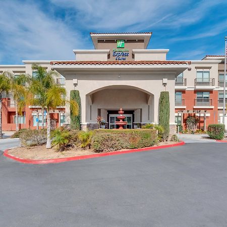 Holiday Inn Express Hotel & Suites Lake Elsinore By Ihg Екстериор снимка