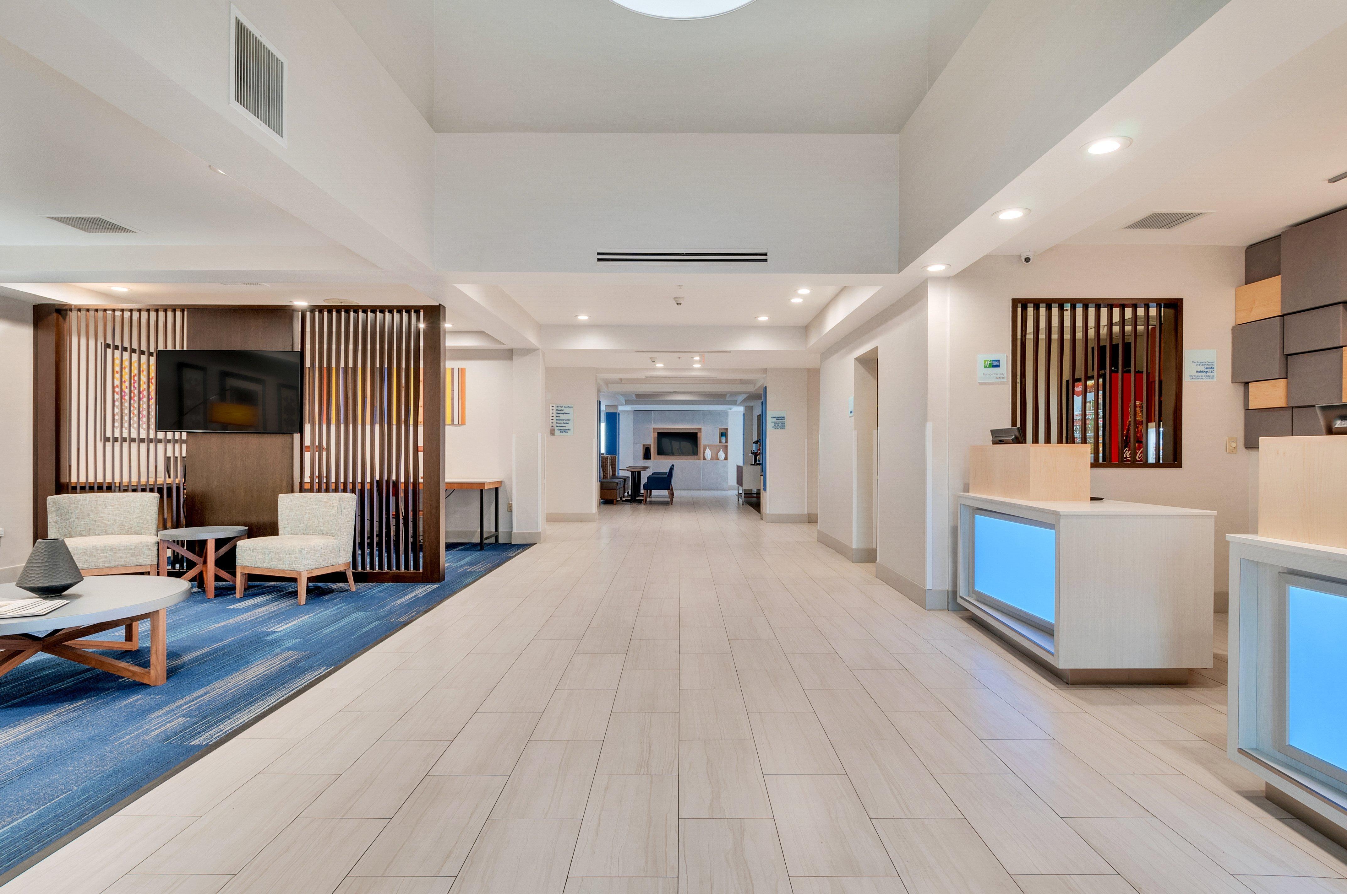 Holiday Inn Express Hotel & Suites Lake Elsinore By Ihg Екстериор снимка