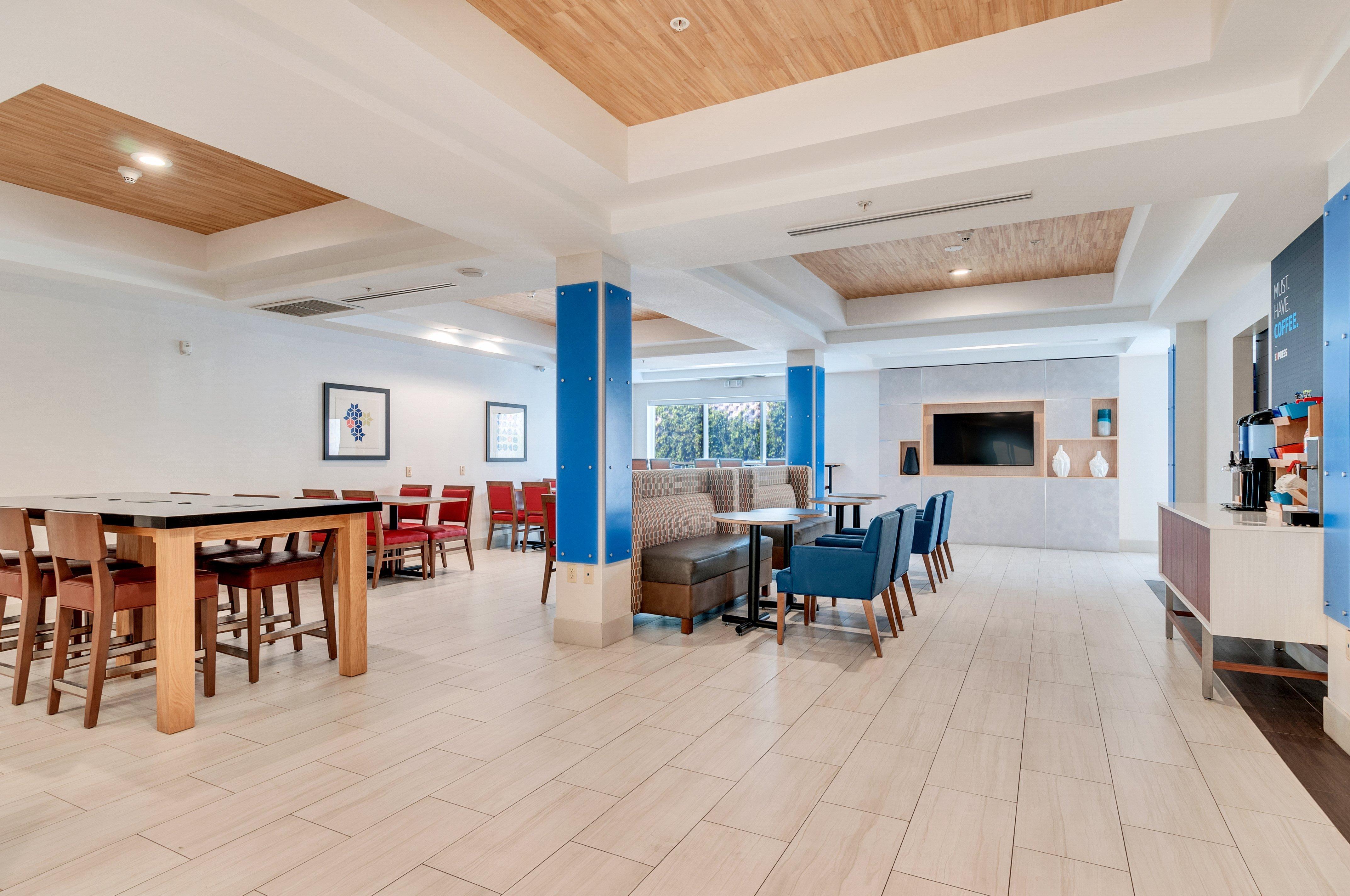 Holiday Inn Express Hotel & Suites Lake Elsinore By Ihg Екстериор снимка