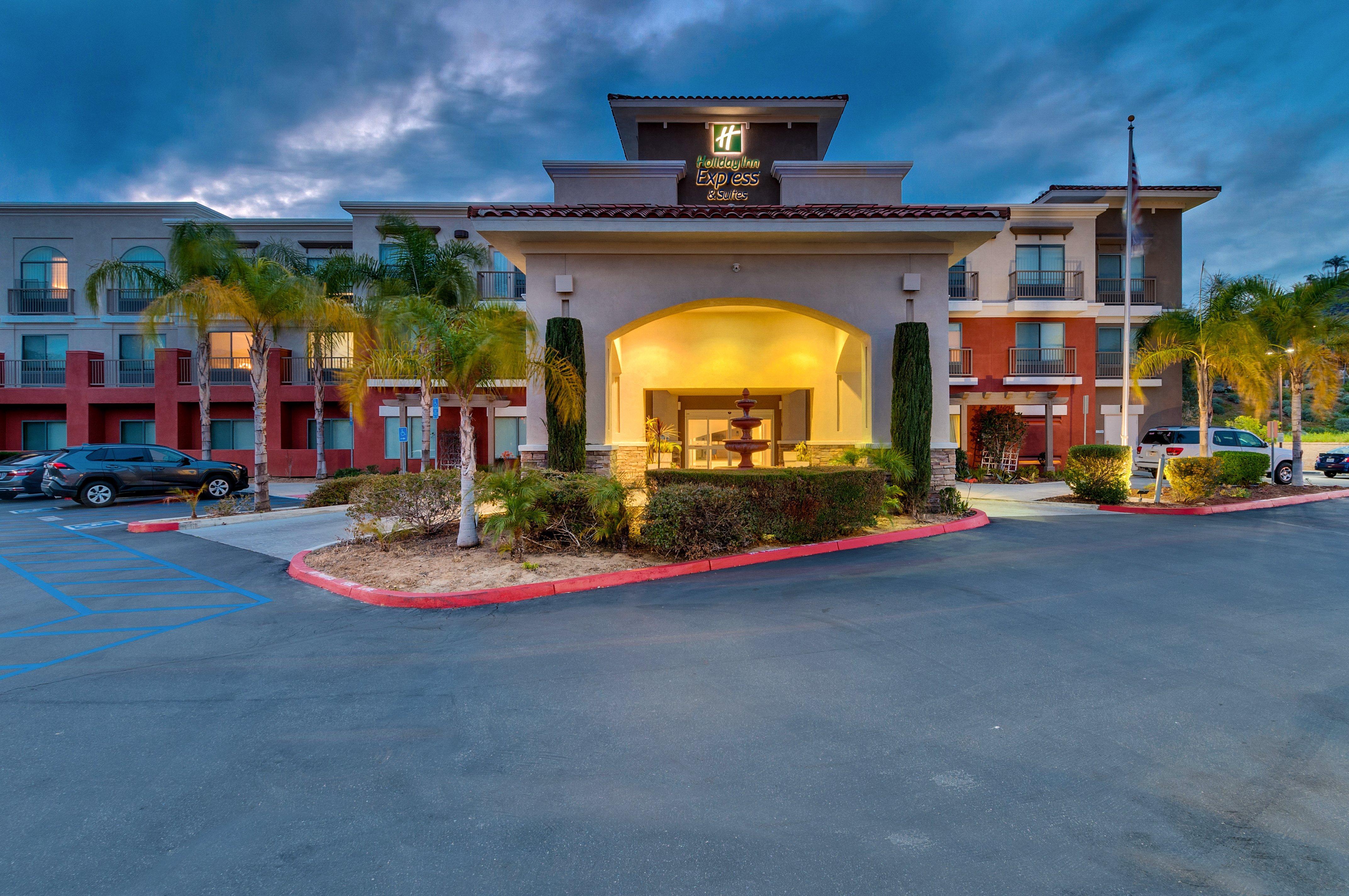 Holiday Inn Express Hotel & Suites Lake Elsinore By Ihg Екстериор снимка