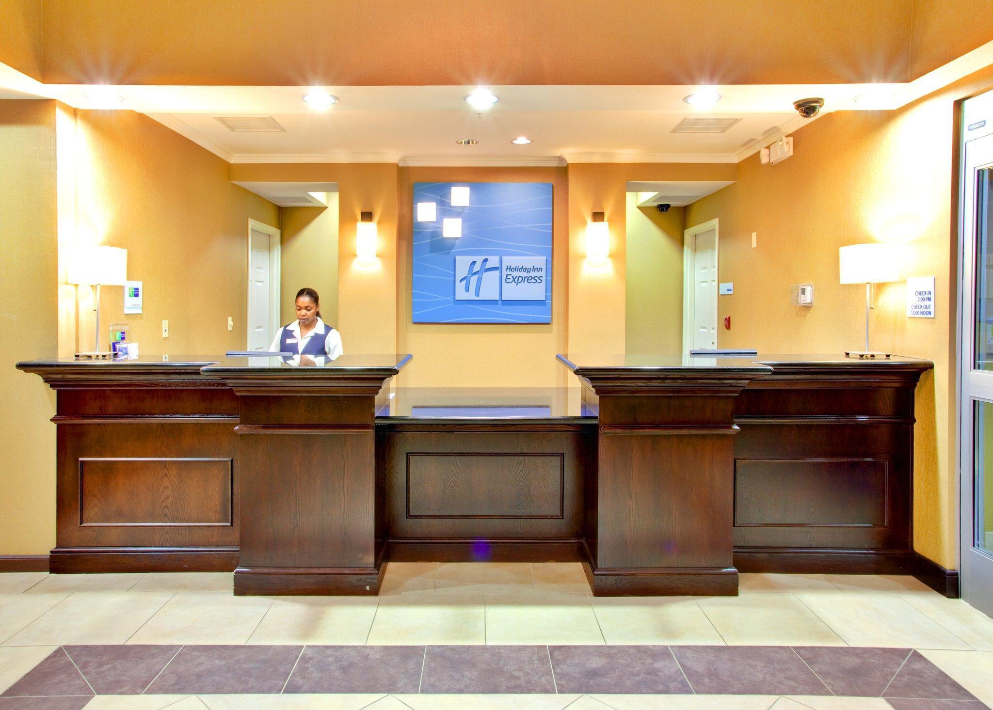 Holiday Inn Express Hotel & Suites Lake Elsinore By Ihg Интериор снимка