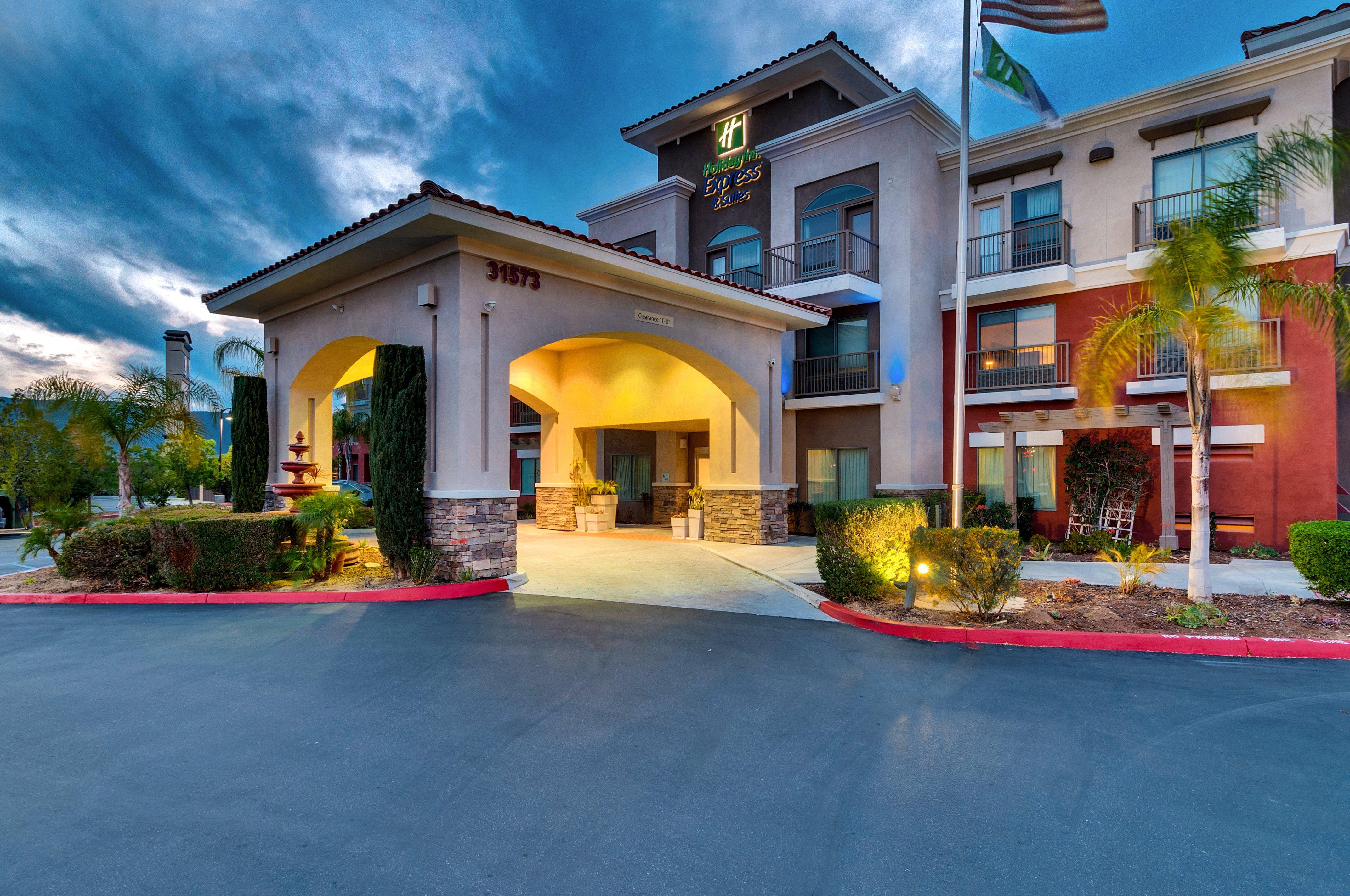 Holiday Inn Express Hotel & Suites Lake Elsinore By Ihg Екстериор снимка