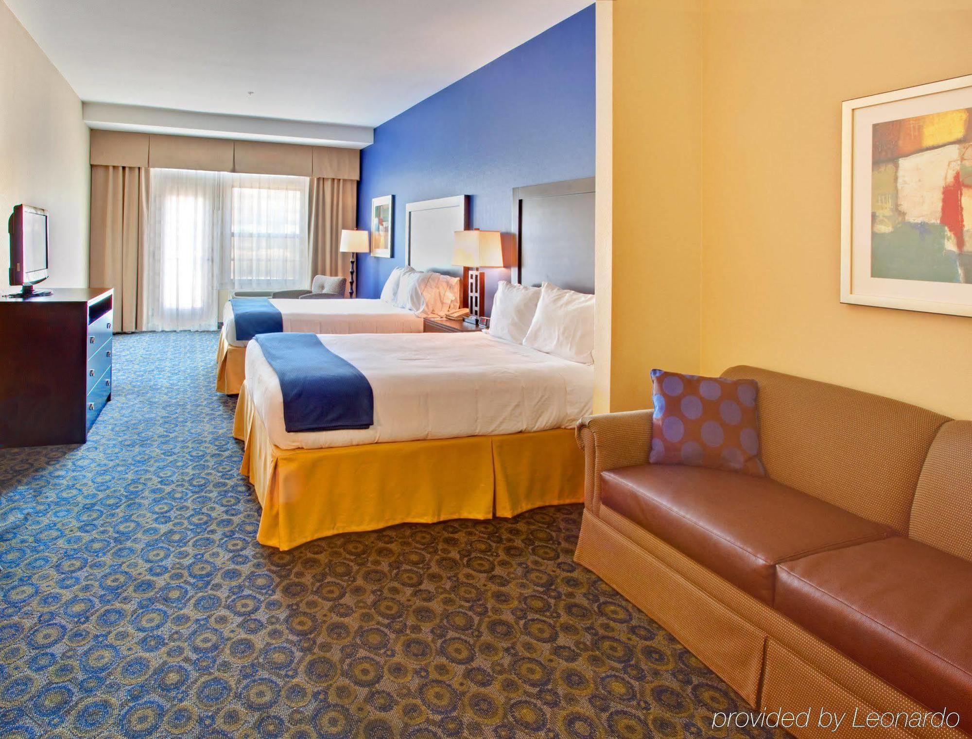 Holiday Inn Express Hotel & Suites Lake Elsinore By Ihg Стая снимка