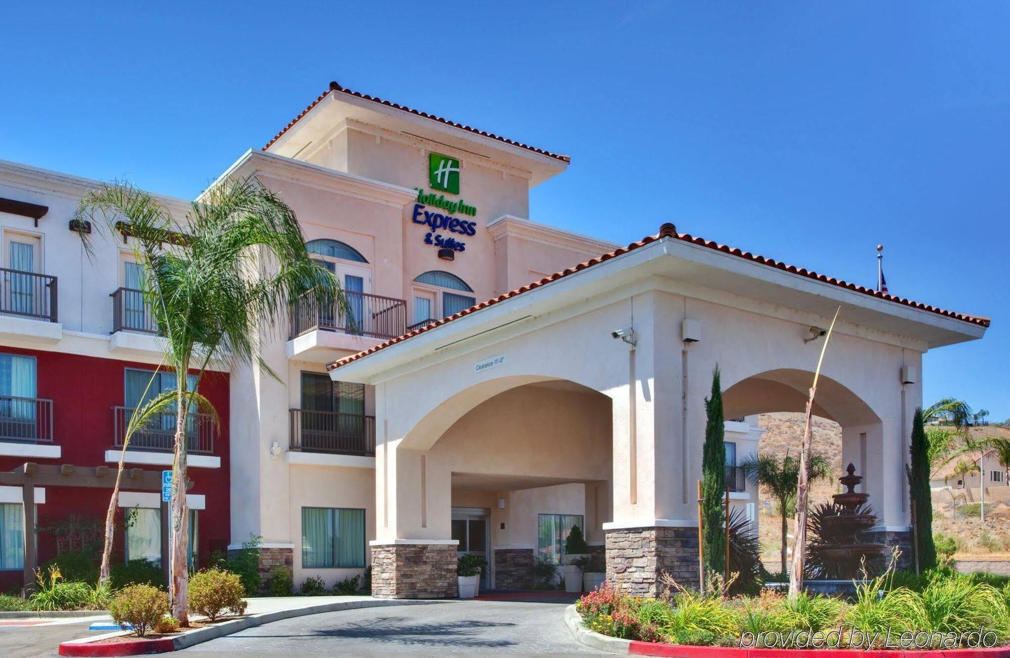 Holiday Inn Express Hotel & Suites Lake Elsinore By Ihg Екстериор снимка