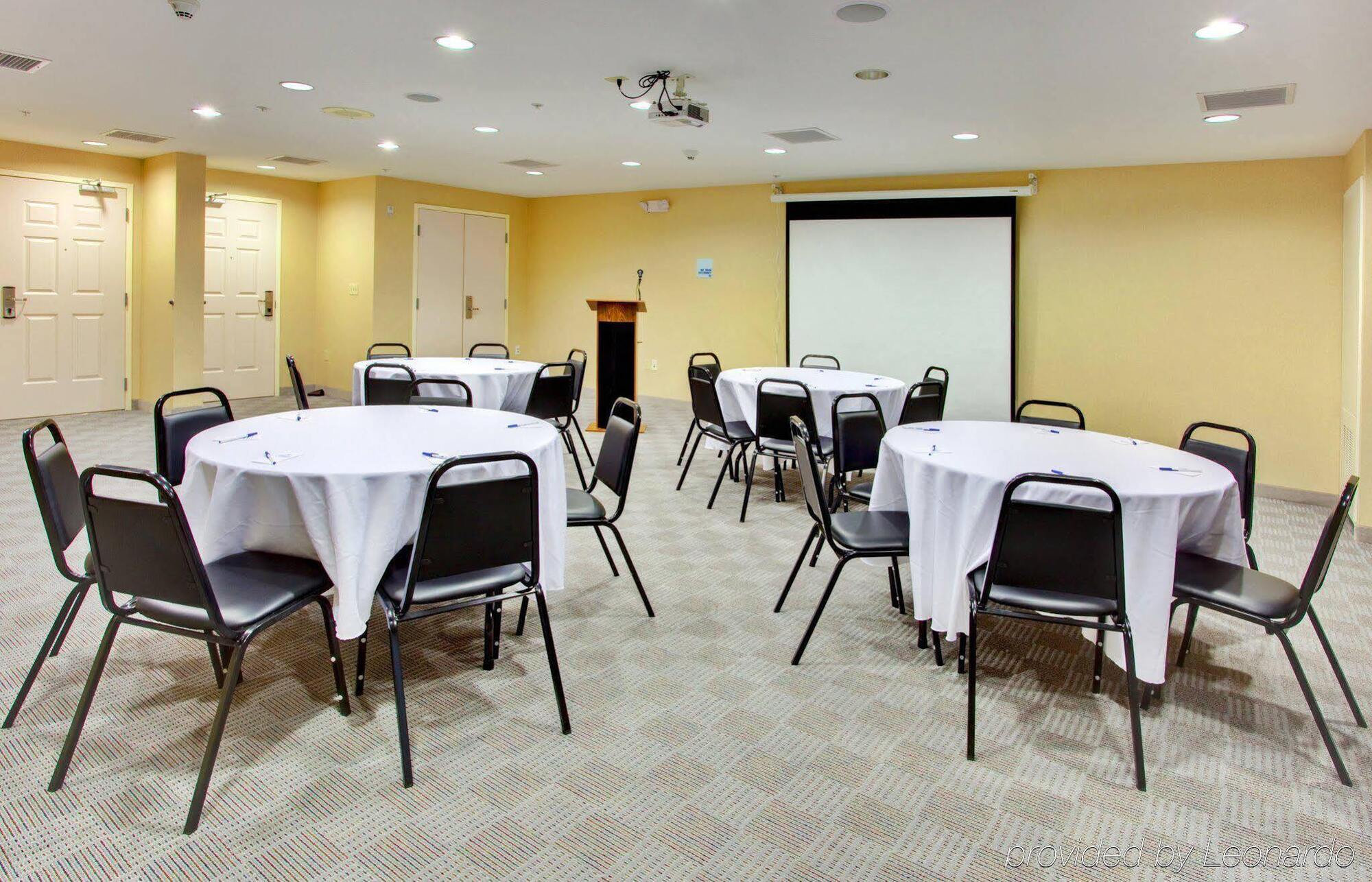 Holiday Inn Express Hotel & Suites Lake Elsinore By Ihg Екстериор снимка
